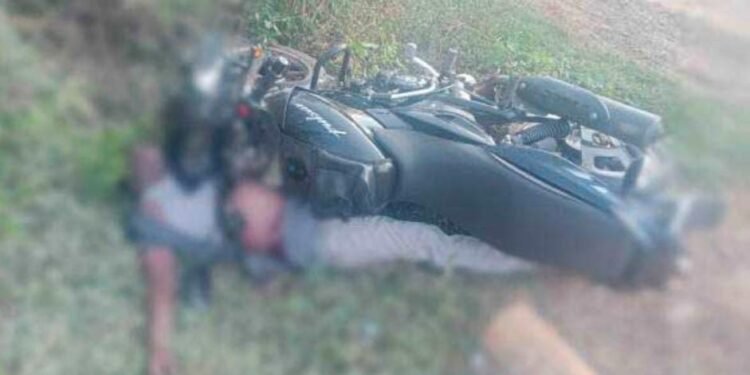 ಬೈಕ್ ಪಕ್ಕದಲ್ಲೇ ರಕ್ತಸಿಕ್ತವಾದ ಶವ ಪತ್ತೆ: ಅಪಘಾತವೋ? ಕೊಲೆಯೋ? ಎಂಬ ಸಂದೇಹ