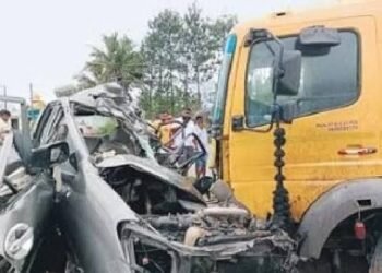 ಕಾರು – ಟಿಪ್ಪರ್ ನಡುವೆ ಅಪಘಾತ: ಐವರು ಸ್ಪಾಟ್‌ಡೆತ್